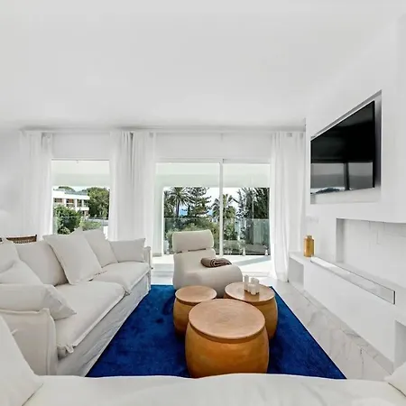 Near Dei Marmi פורטה דיי מארמי